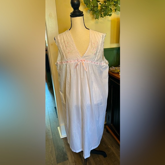 Vintage Character White & Pink Nightgown Sleeveless Size Large - Picture 1 of 8